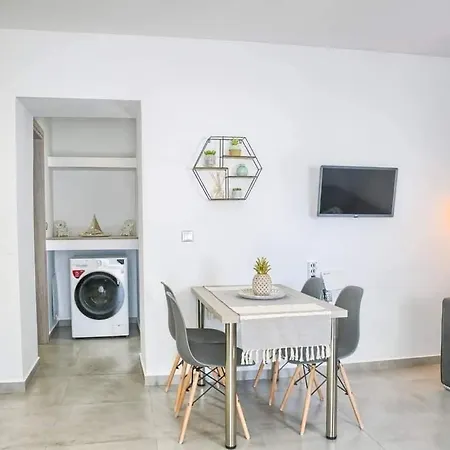 Acqua E Sole Ground Floor House 펜션